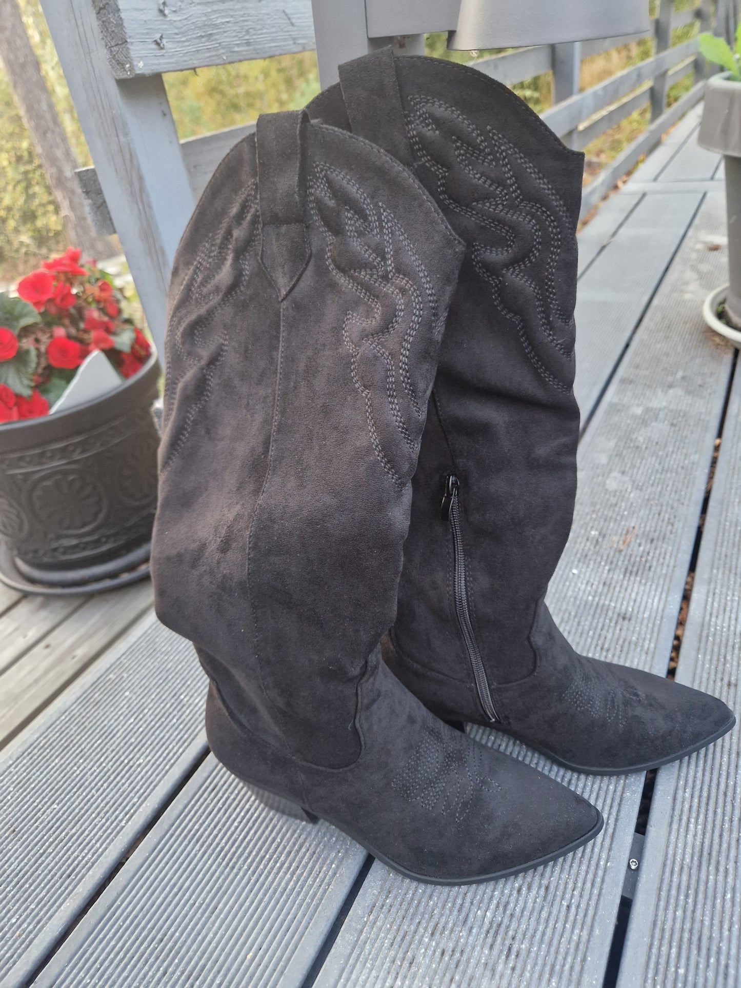 Cowboy bootsit musta "mokkaa"