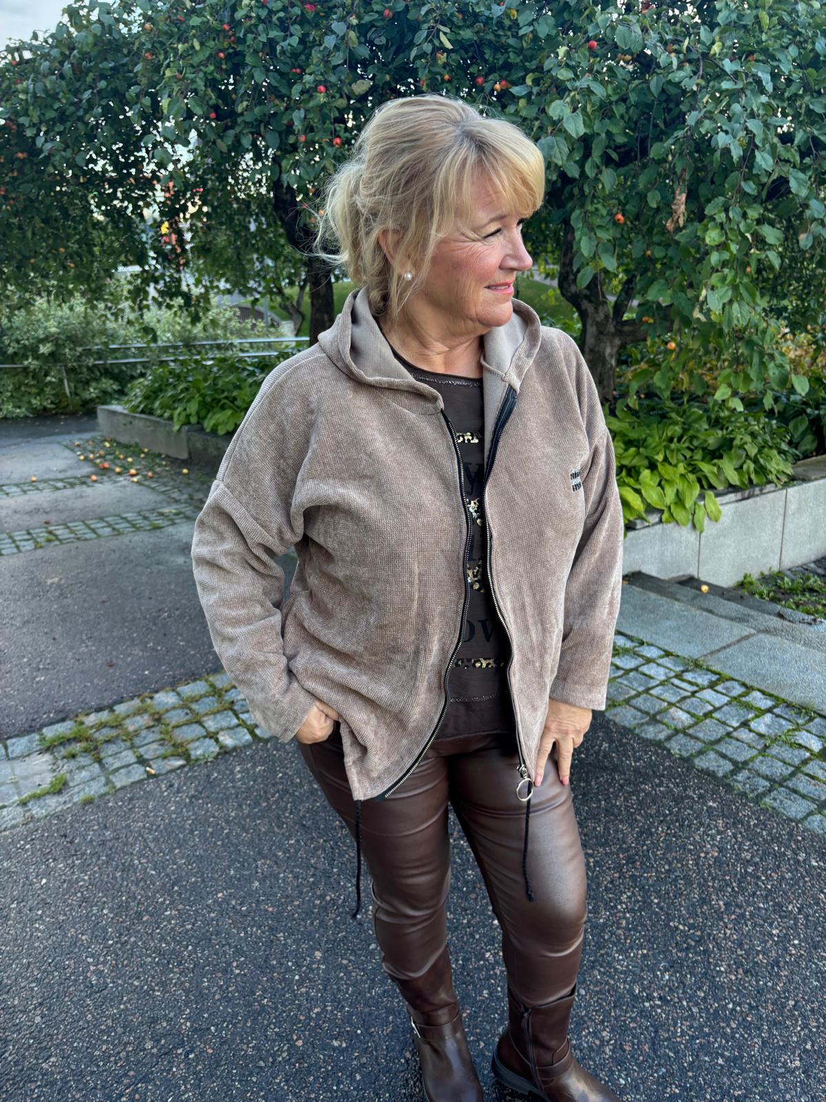 Velour huppari (6 väriä)