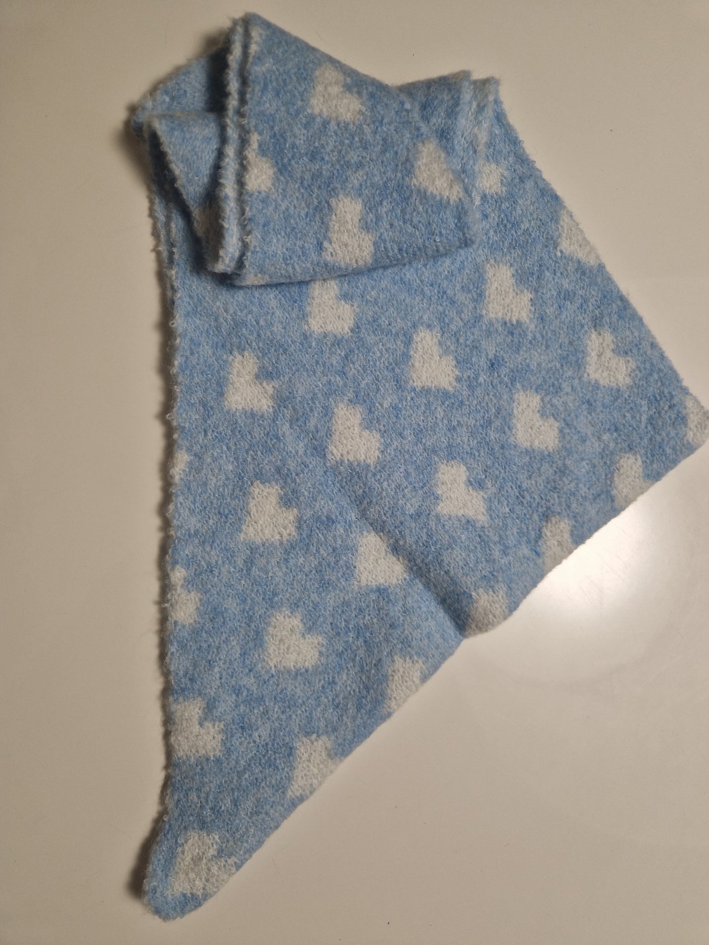 Pikkuhuivi sydän kolmionmallinen