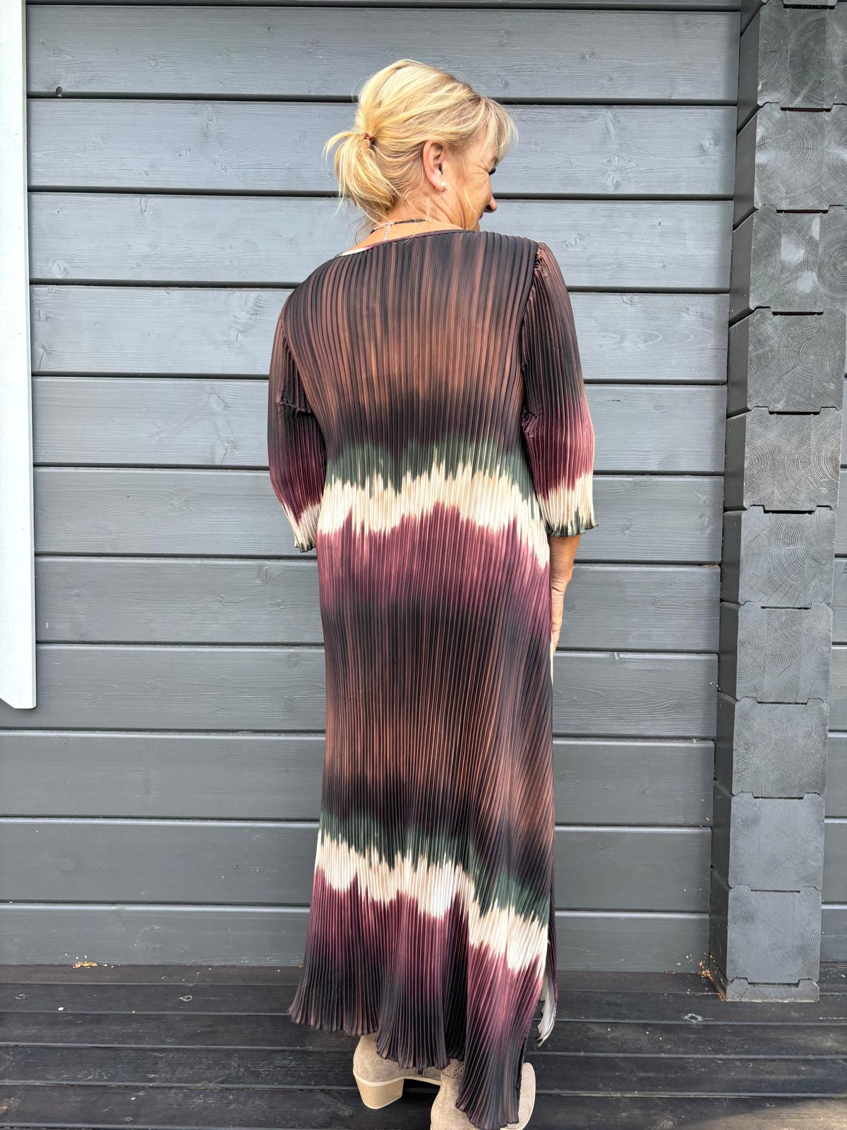 Pliseerattu mekko  ruskea