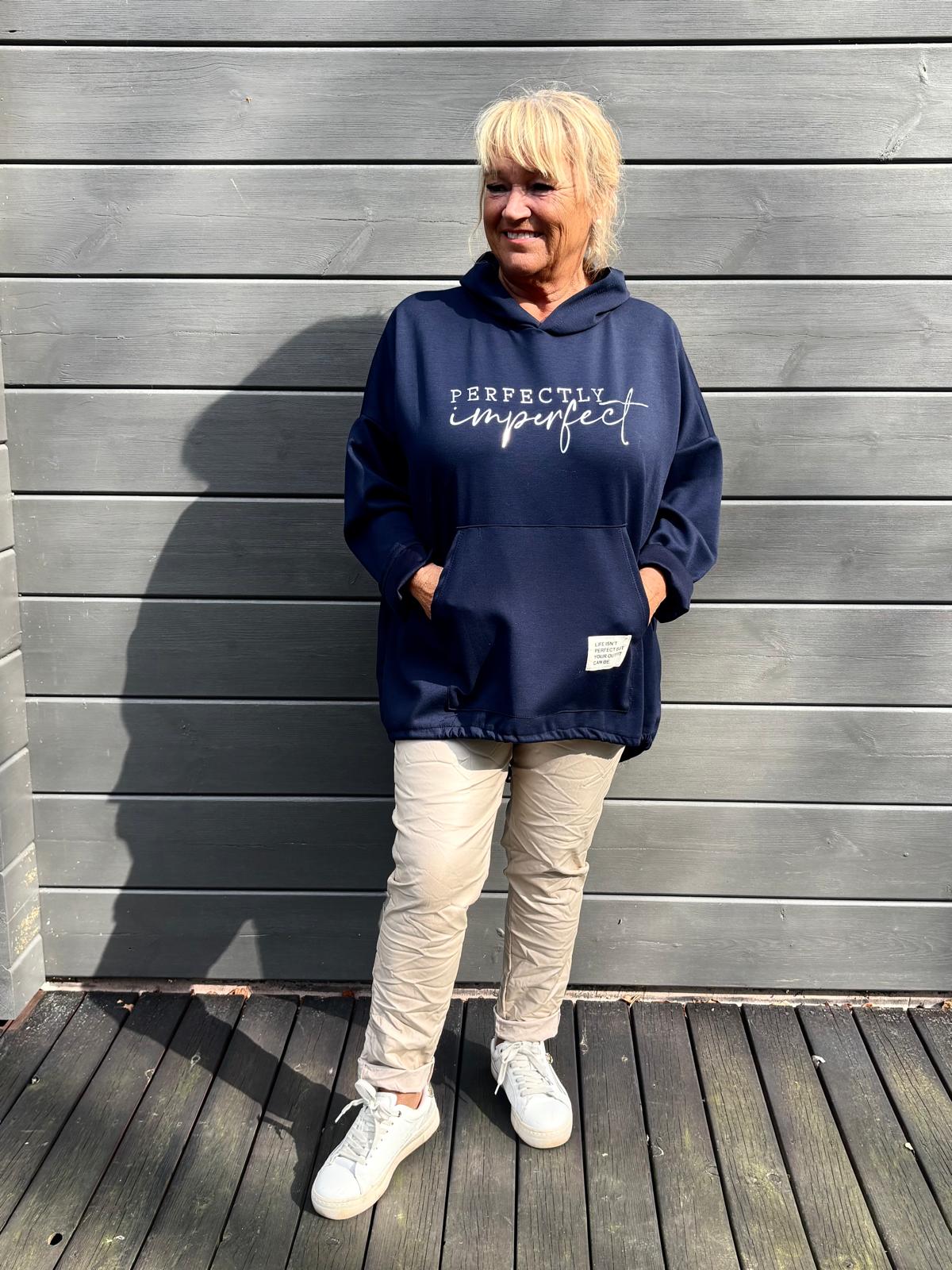 Plussize  Perfectly huppari tummasininen