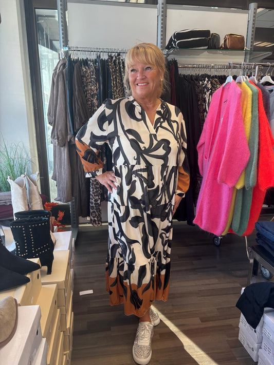 Kuviollinen viskoosimekko musta