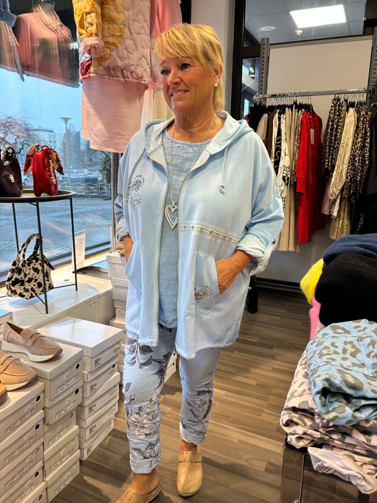 Säämiskä huppari vaalean sininen