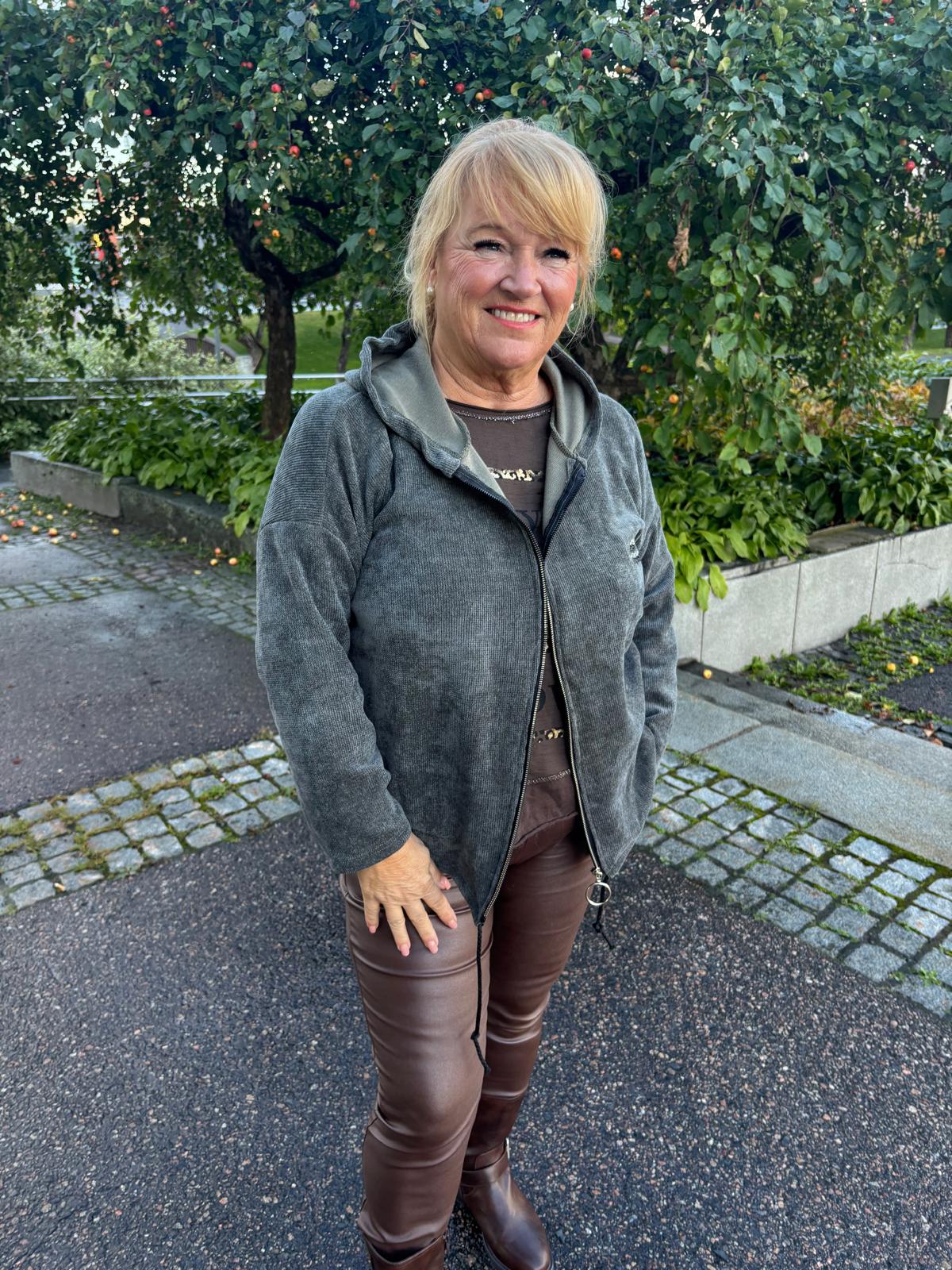 Velour huppari (6 väriä)
