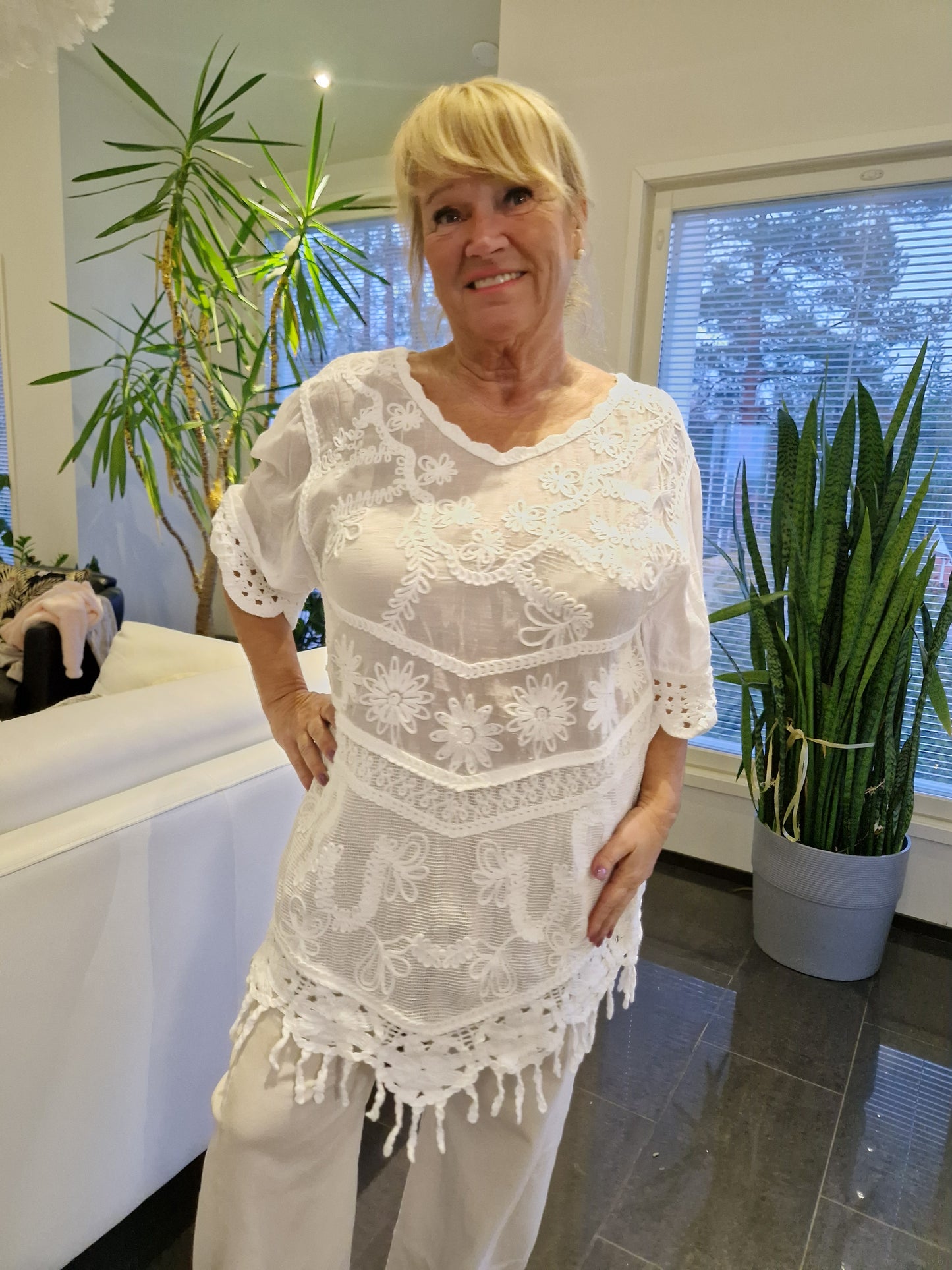 Tunika bohotyyliin  valkoinen