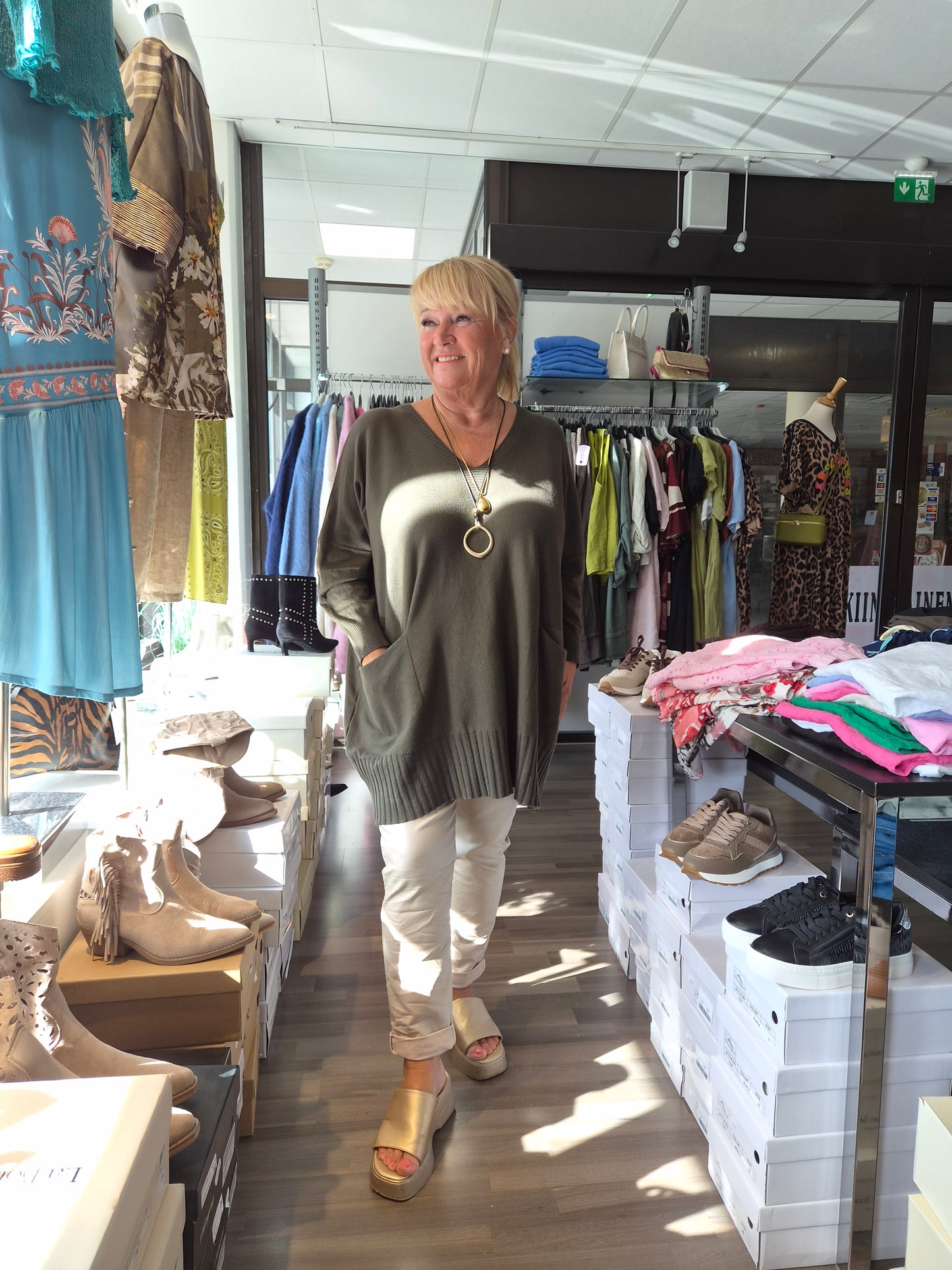 Taskullinen oversize neule  (3 väriä)