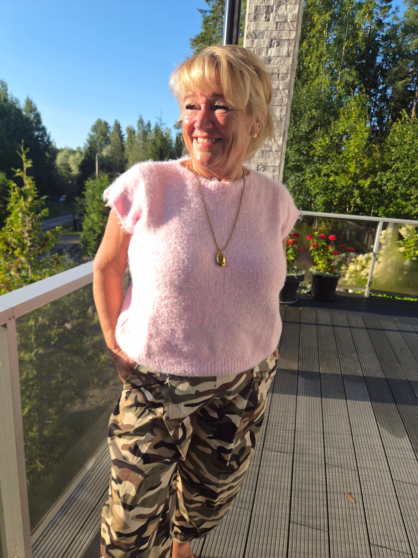 Pehmeä neuleliivi  ( 5 väriä)