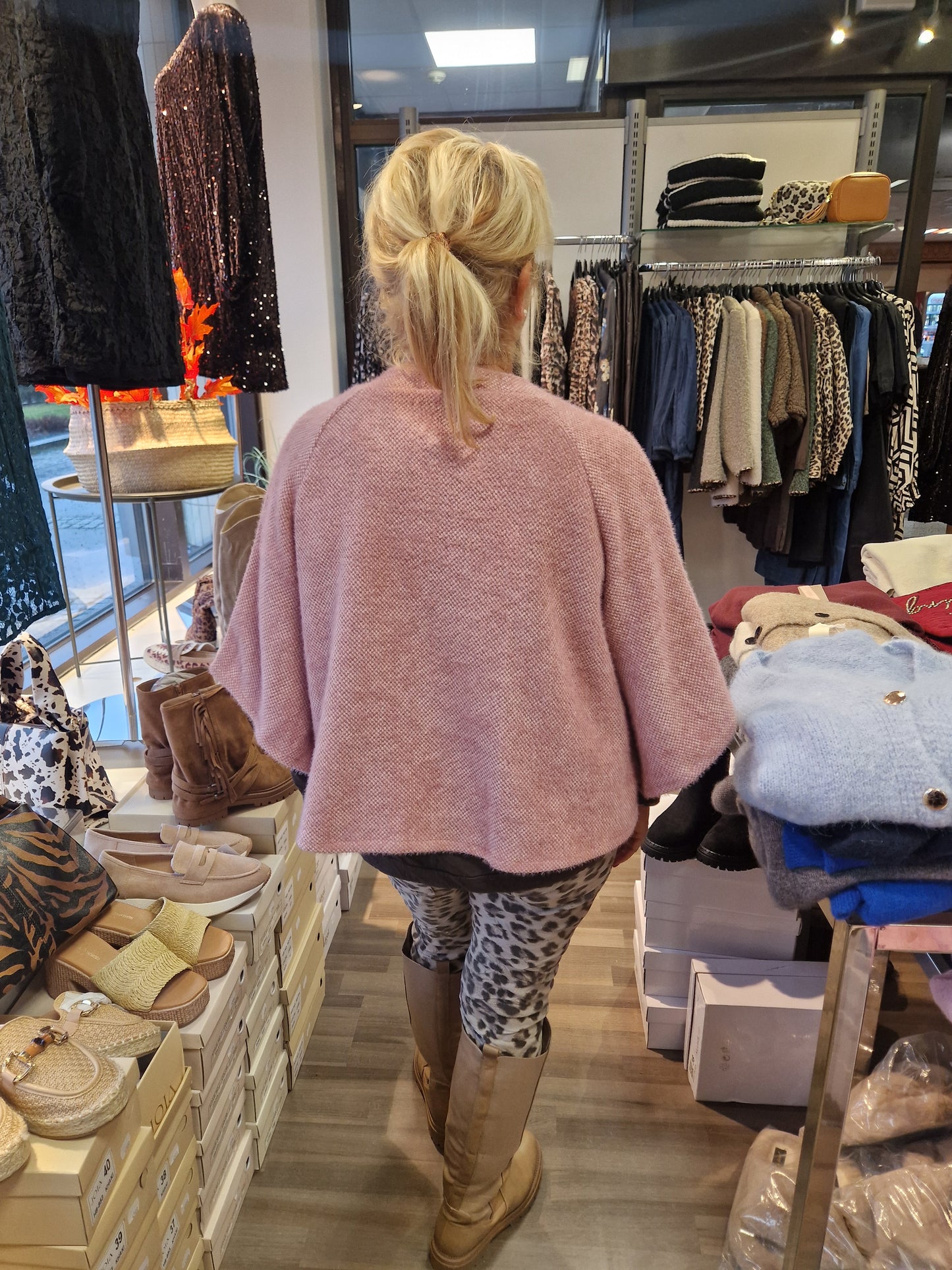 Viittatyylinen jakku roosa