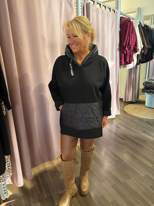 Reilumman kokoinen huppari musta