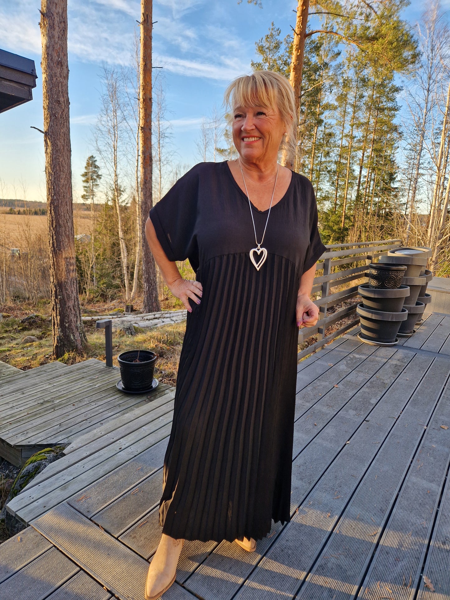 PLUSPLUSSIZE pliseerattu mekko  musta