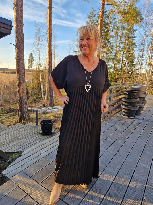 PLUSPLUSSIZE pliseerattu mekko  musta