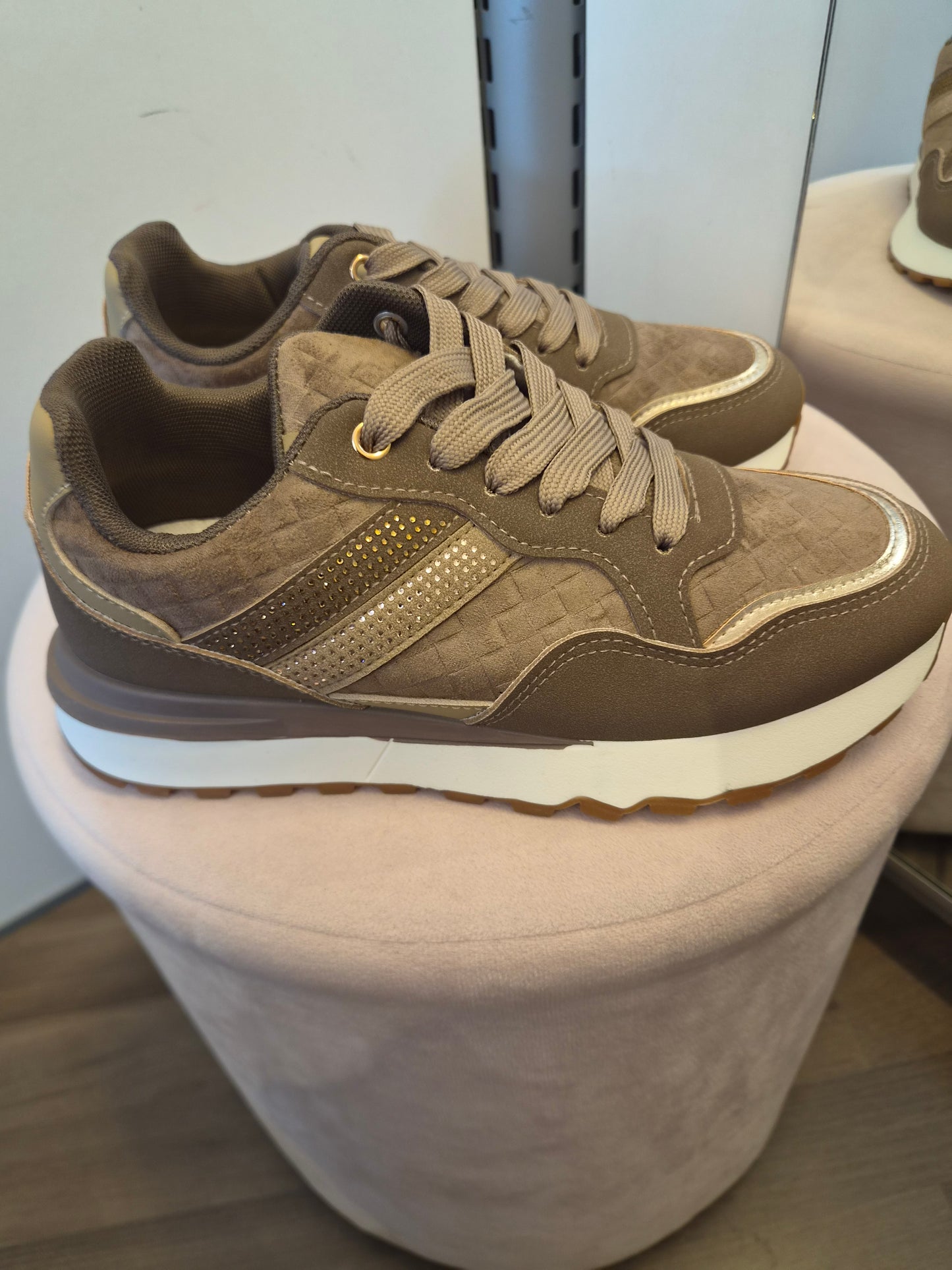 Lenkkarit taupe