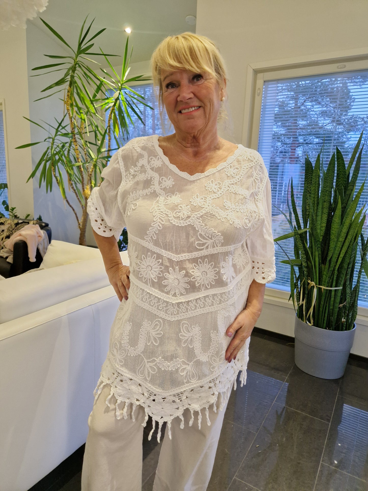 Tunika bohotyyliin  valkoinen