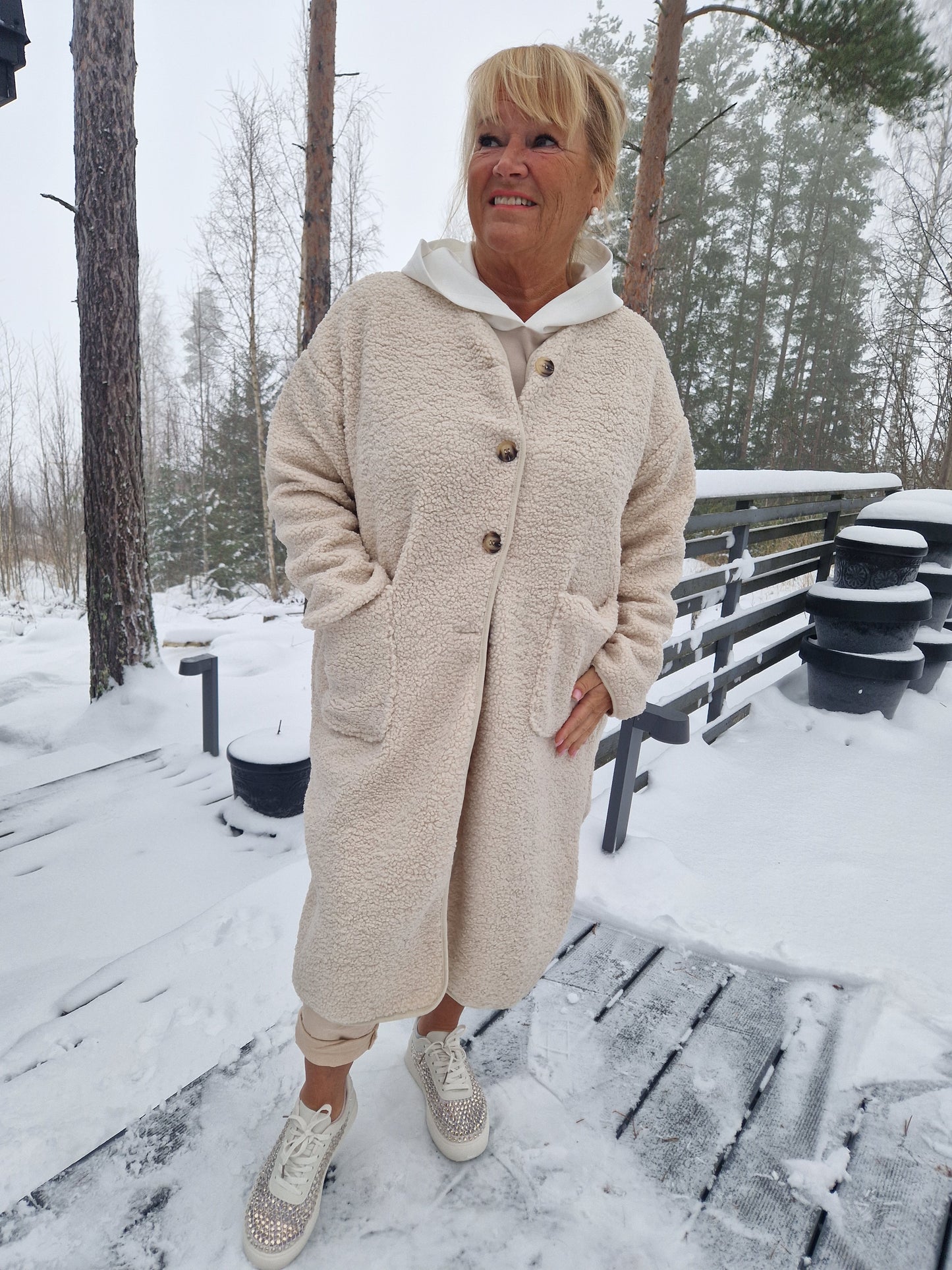 Kaulukseton teddy takki vaalea beessi