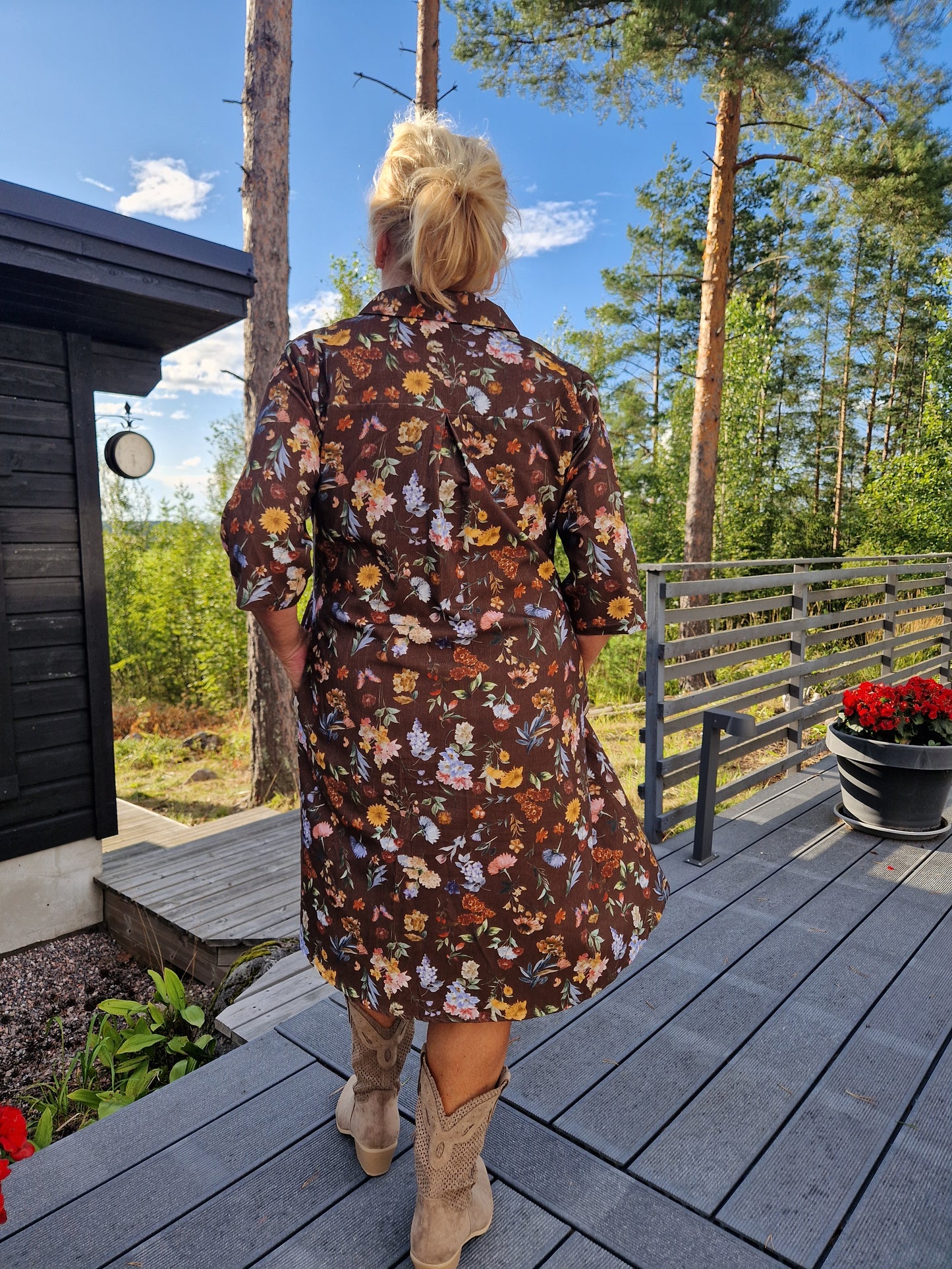 Pikkukukkamekko Wildrose