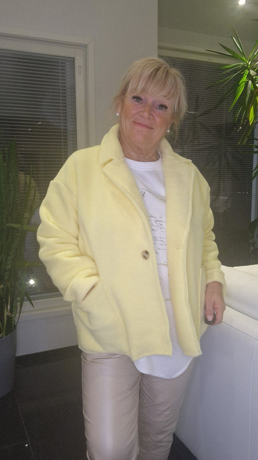 Kevätjakku keltainen